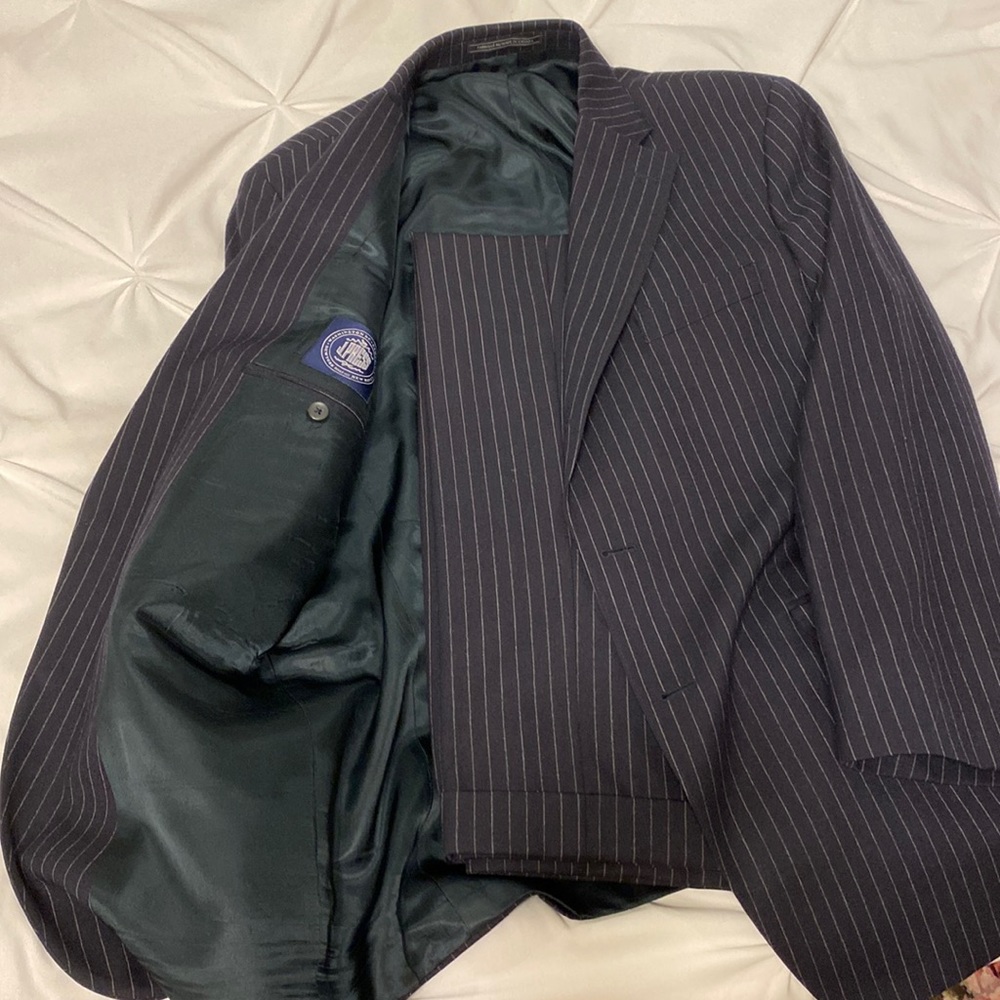 MENS J PRESS CLASSIC BLUE PINSTRIPE SUIT. MADE IN CANADA